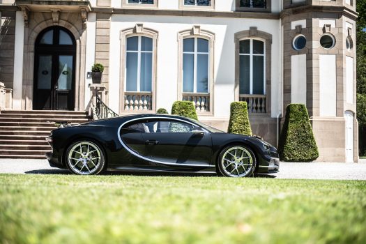 Bugatti Chiron från sidan