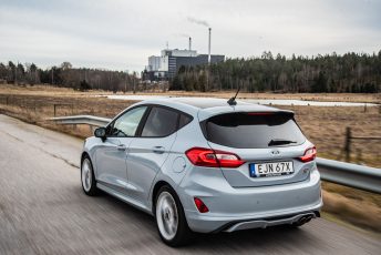 Ford Fiesta ST snett bakifrån