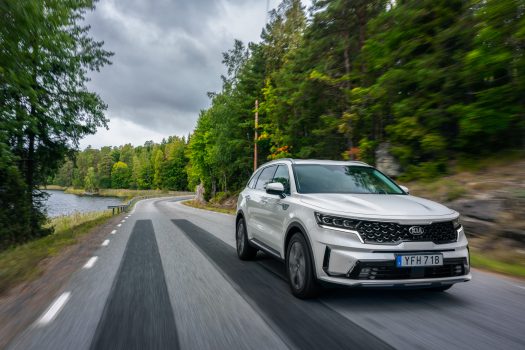 Nya Kia Sorento på landsväg