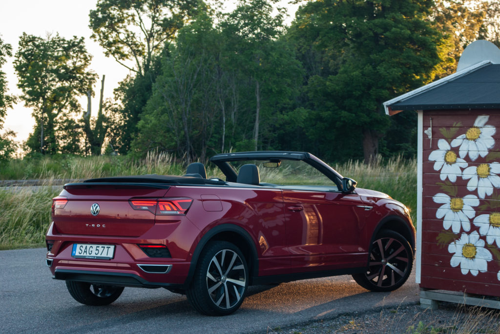Röd Volkswagen T-Roc Cabriolet