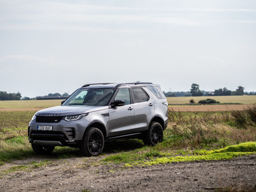Land Rover Discovery med fjädringen i högsta läget