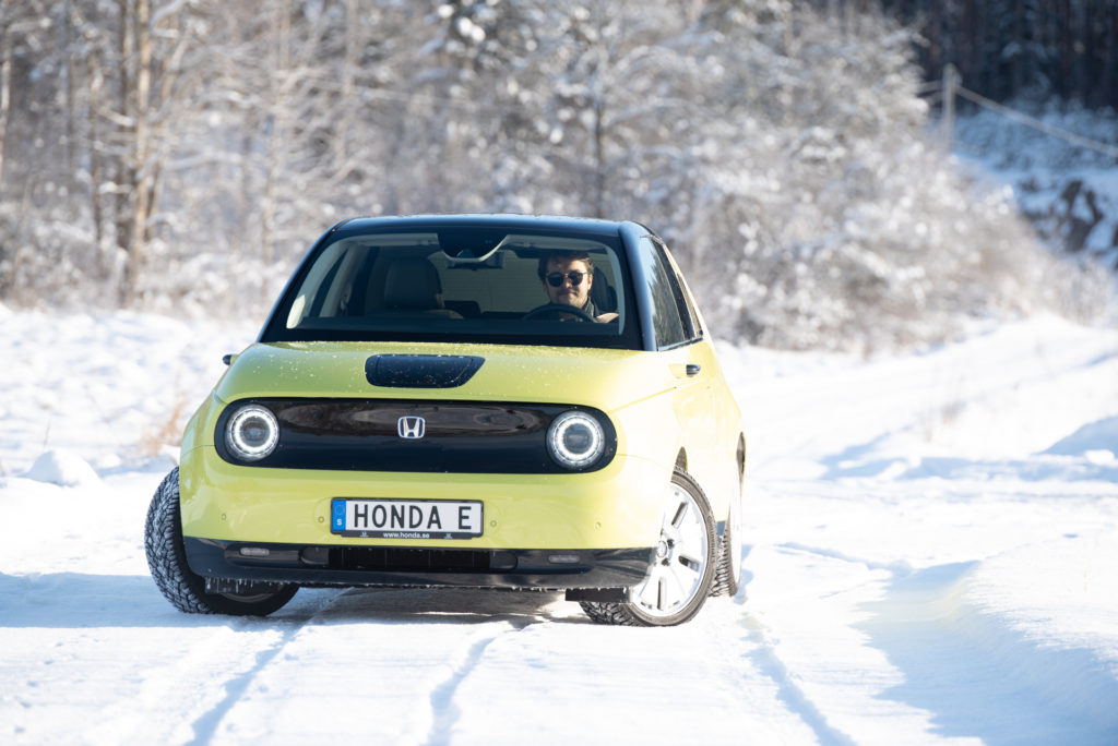 honda e solig vinterdag framifrån