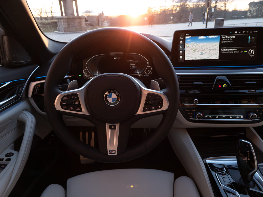 förarplatsen i bmw 545e