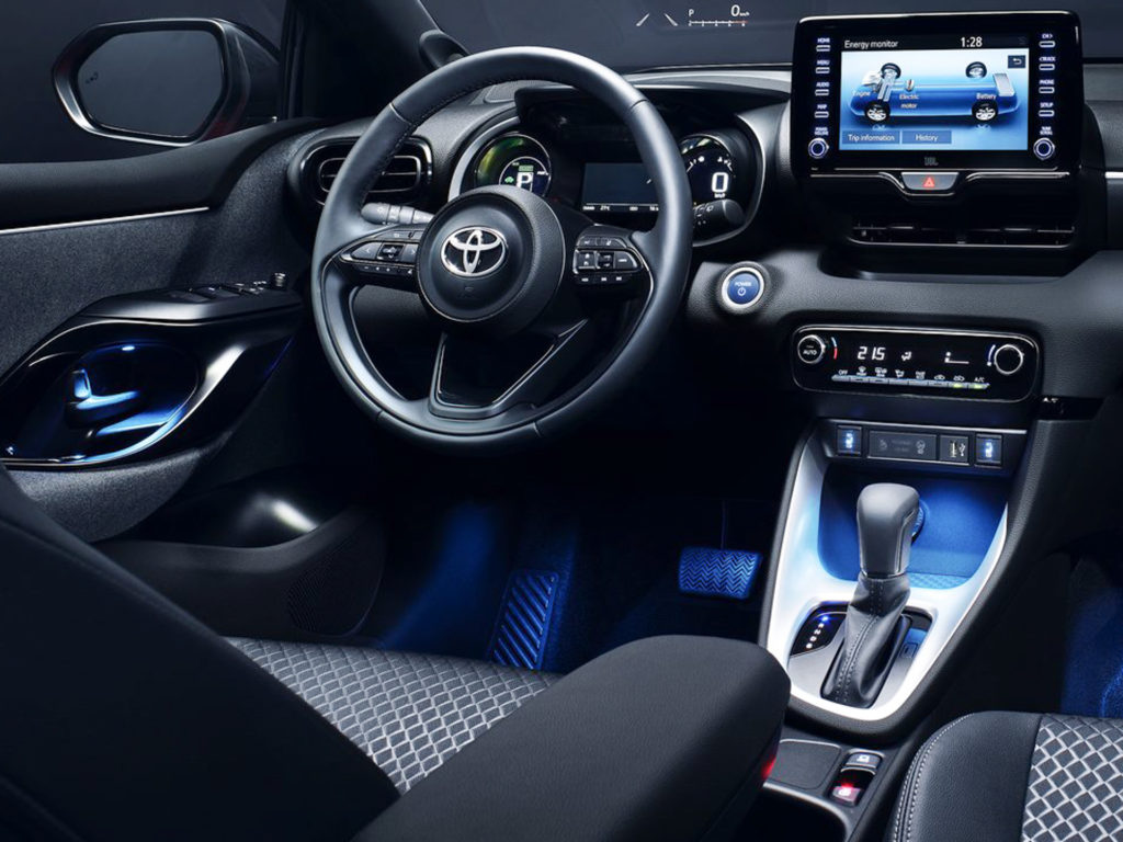 bild på interiören i toyota yaris