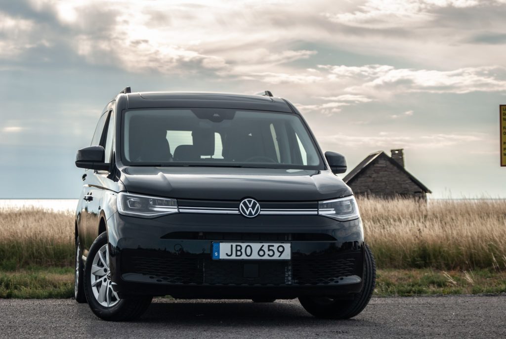 Volkswagen Caddy Maxi vid kusten