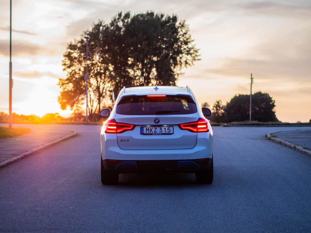 bmw ix3 bakifrån