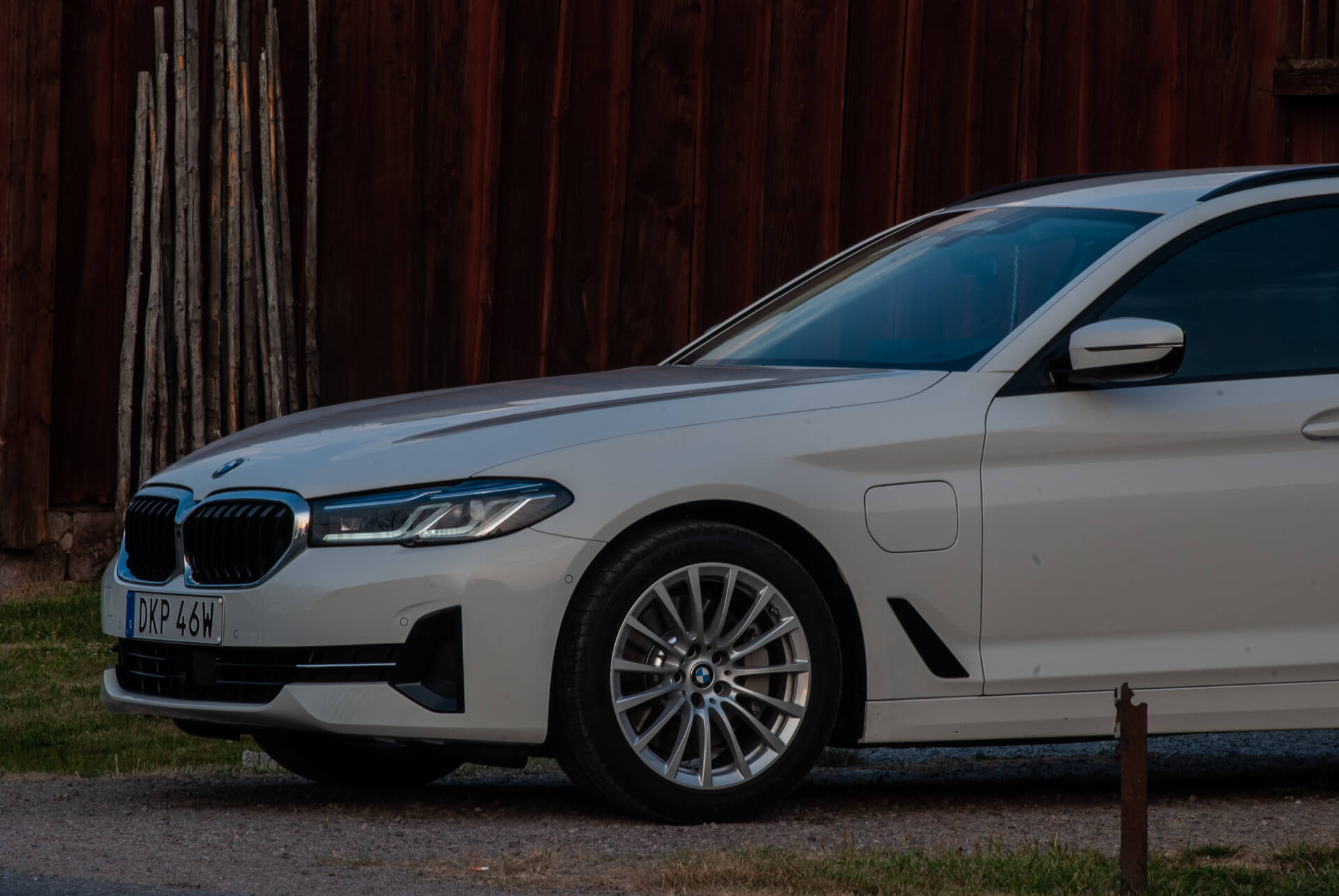 front of bmw 530e
