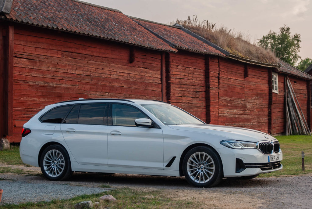 bmw 530e white