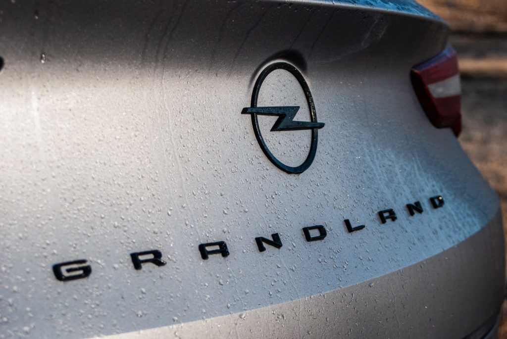 grandland emblem