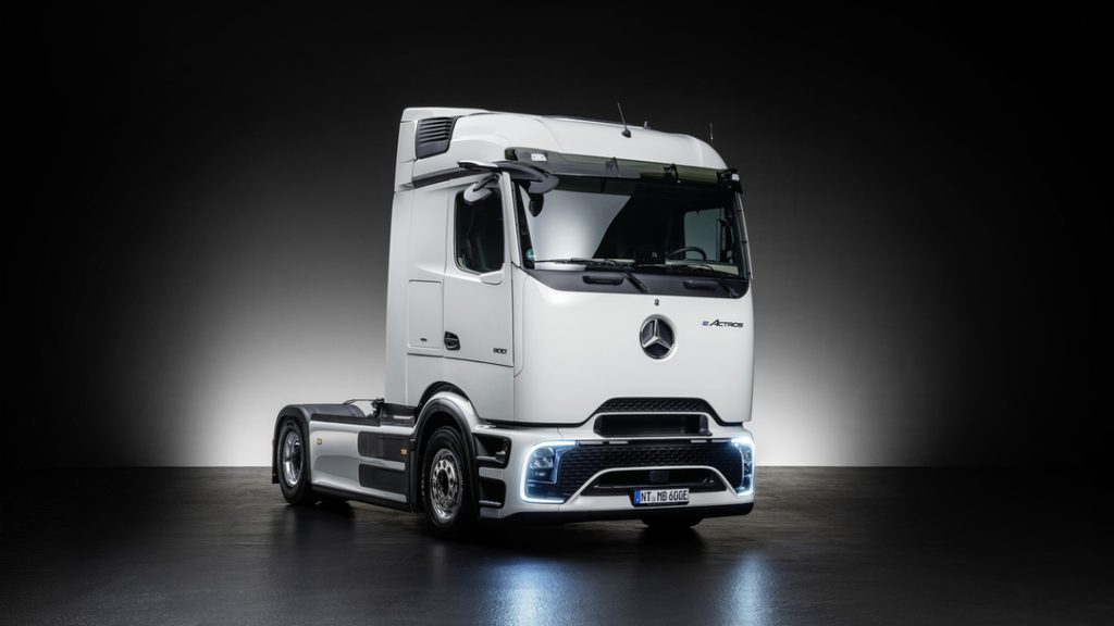 Mercedes-Benz Trucks Feiert Weltpremiere Des Batterieelektrischen ...