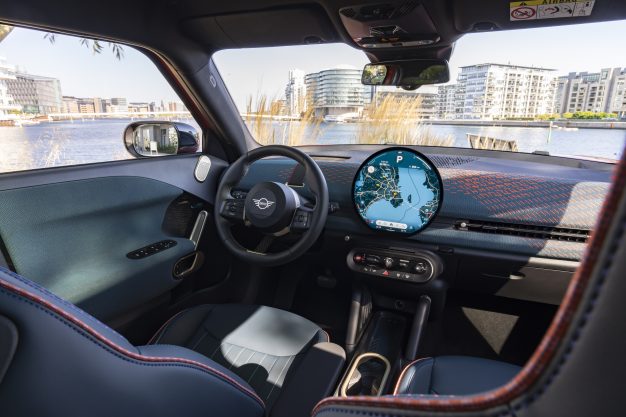 Mini Aceman interior