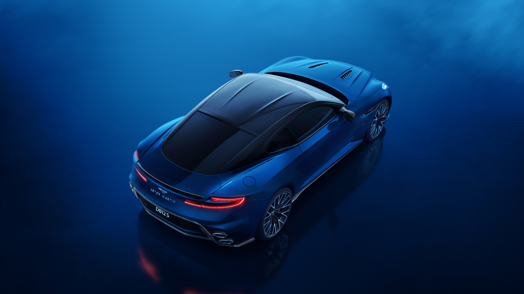 Aston Martin DB12 S