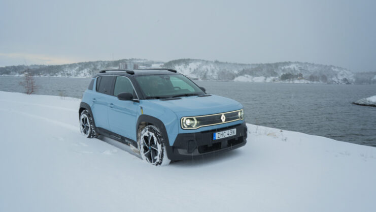 Renault 4 snett framifrån