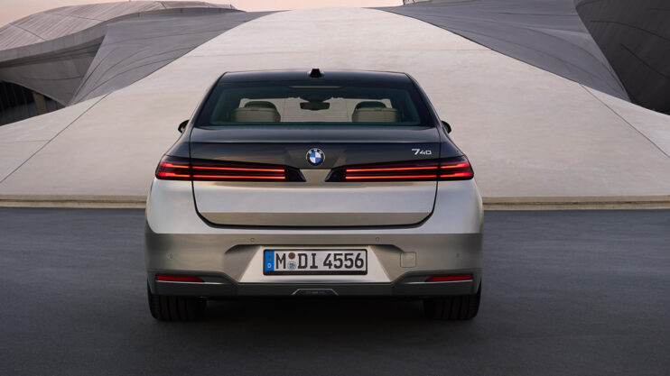 BMW i7