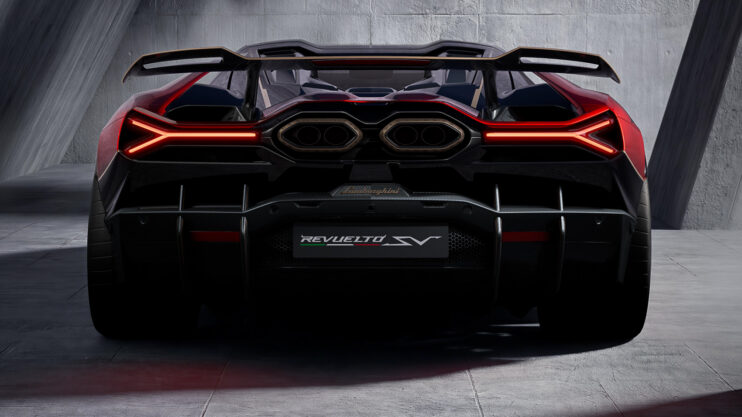 Lamborghini Revuelto SV