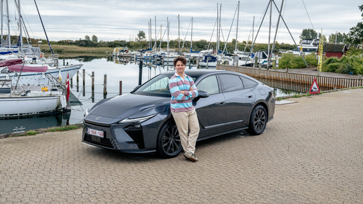 Lexus ES