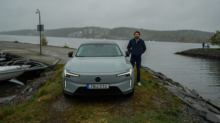 Volvo ES90