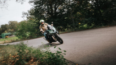 Test: BMW M 1000 XR testad – brutal och oväntat bekväm
