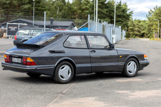 Saab 900
